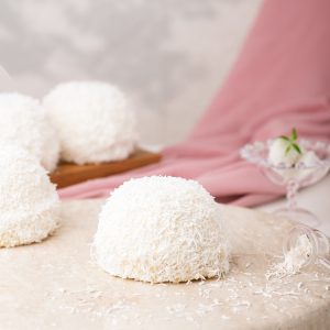 Coconut Mono Cake